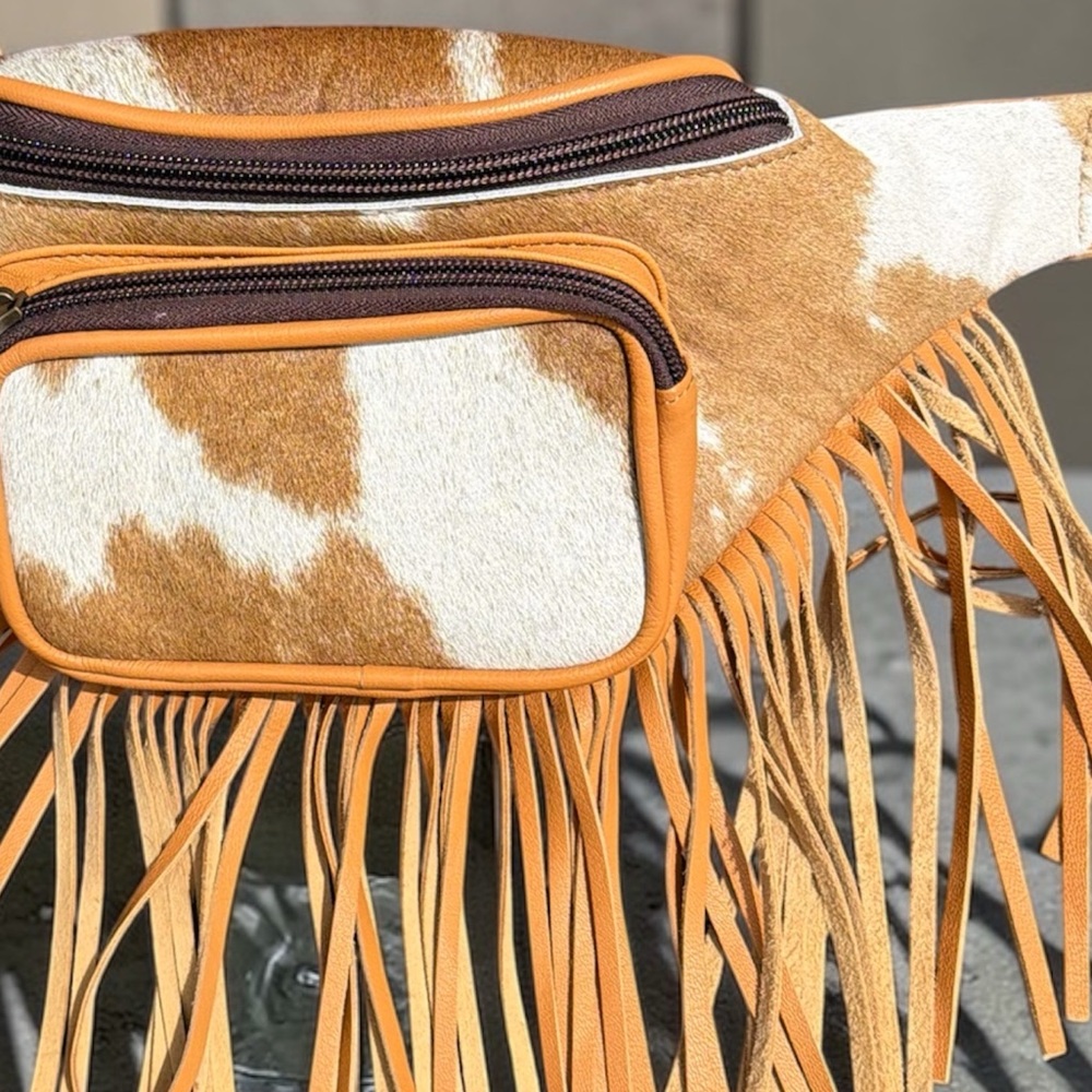 Nu Shuz Key West White Tan Fringed Cowhide Cow Print Crossbody Belt Bag - Picture 5 of 6